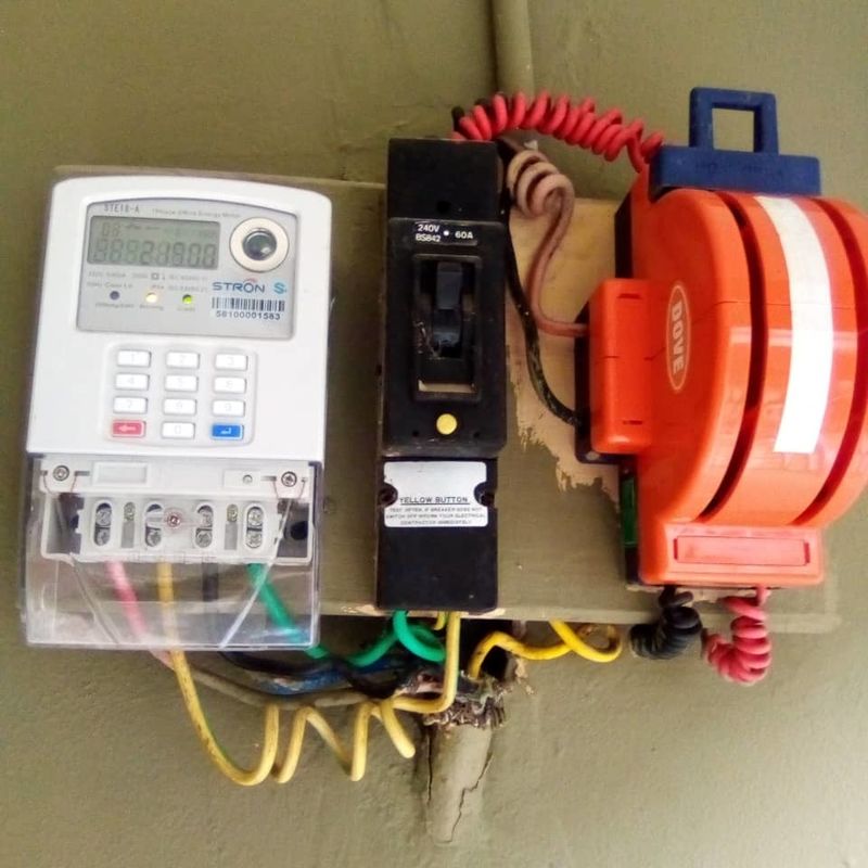 Apparecchiature di prova per contatori elettrici a frequenza di 50 Hz con protocollo standard STS per prove durevoli e di lunga durata